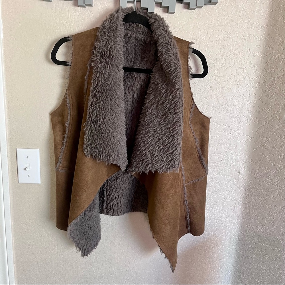 Brown faux suede and faux fur drape front vest, small